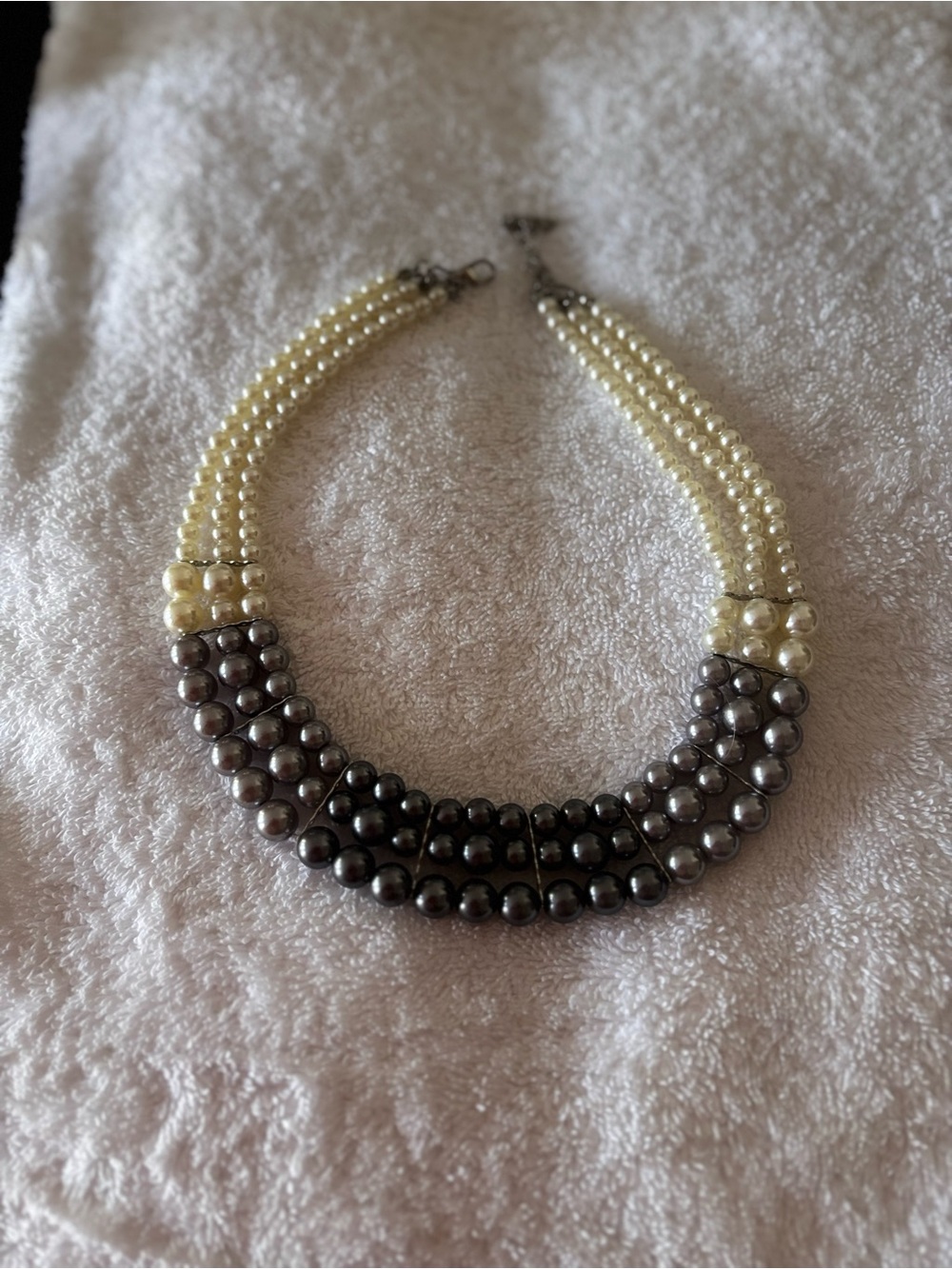 Two-Tone Pearl Collar Necklace - Cream & Gray